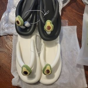 Women's avocado decor flip flops